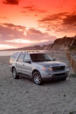 Lincoln Navigator 2003 года